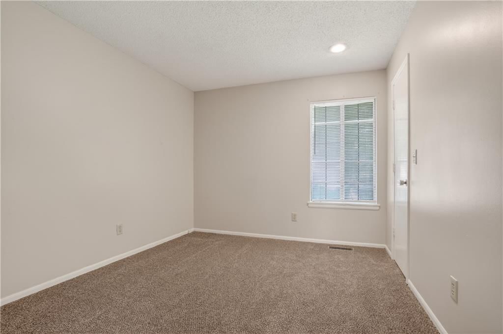 7806 N Oregon Avenue — photo 12