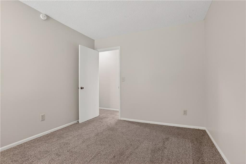 7806 N Oregon Avenue — photo 13