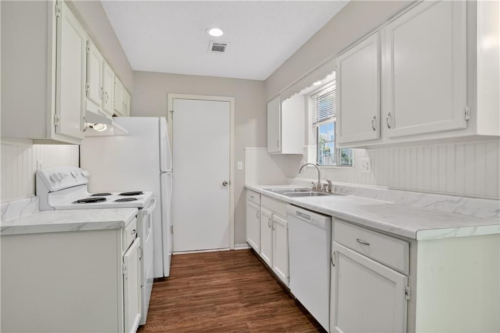 7806 N Oregon Avenue — photo 16