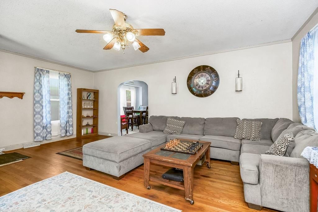558 S Arlington Avenue — photo 5