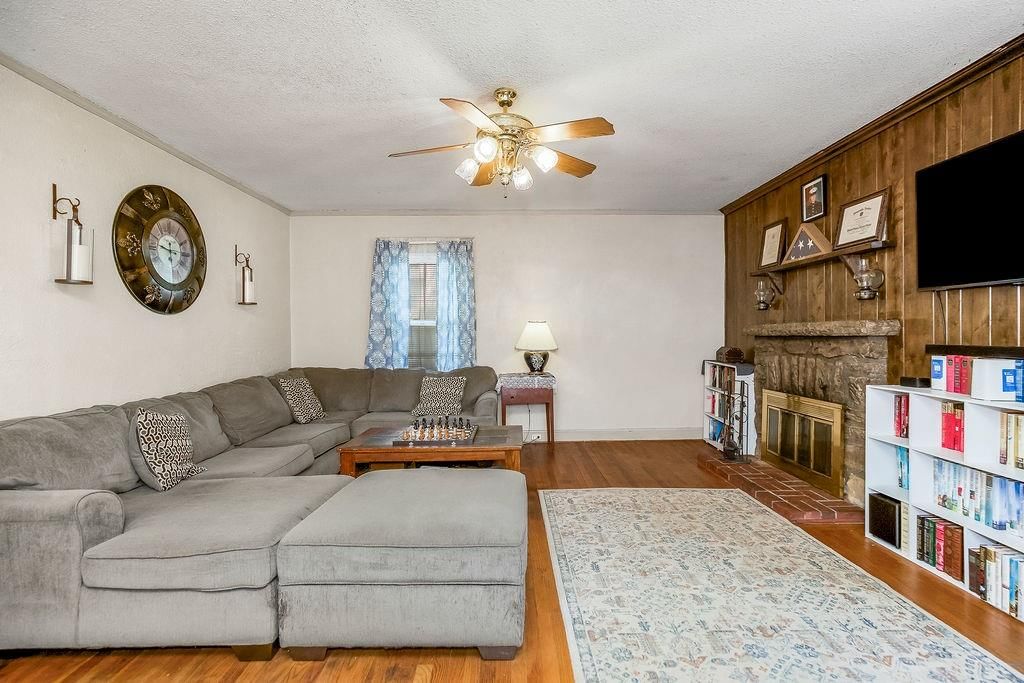 558 S Arlington Avenue — photo 6