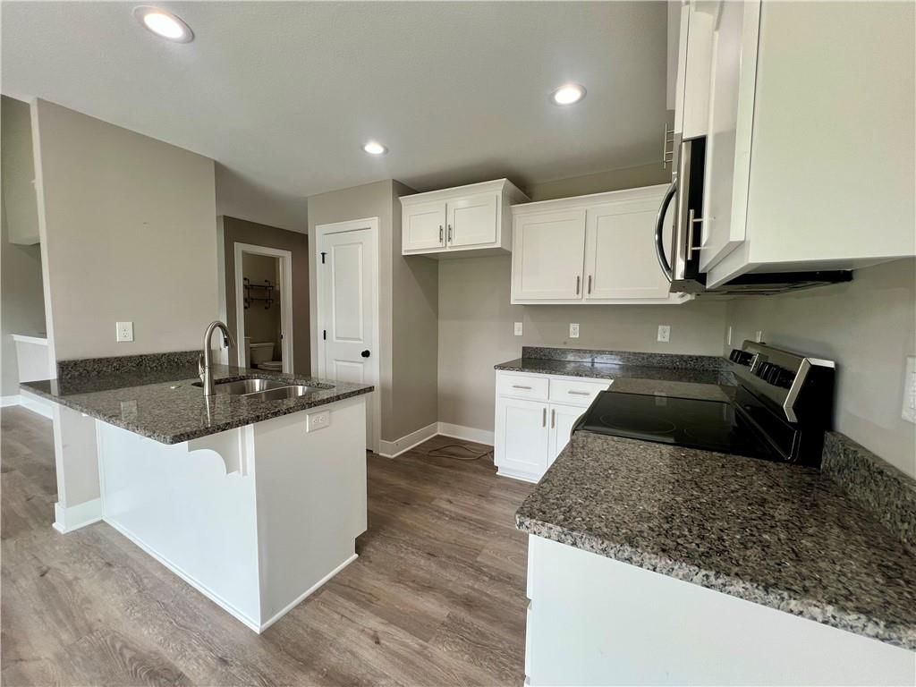 500 W Lawrence Avenue — photo 28