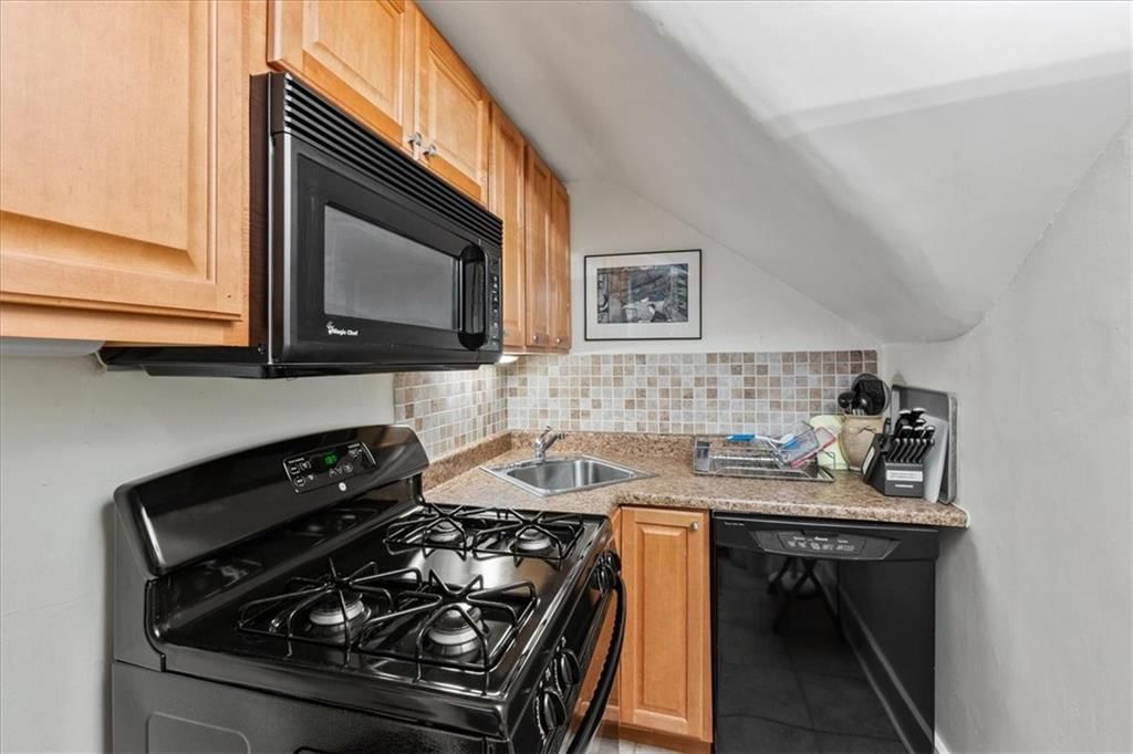 3601 Charlotte Street — photo 49