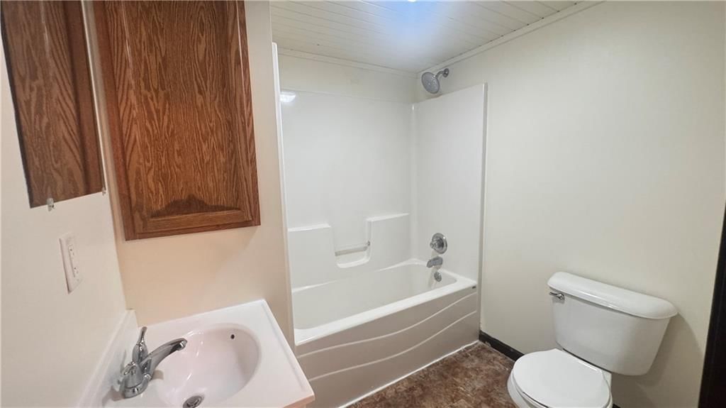 707 W Colorado Street — photo 9