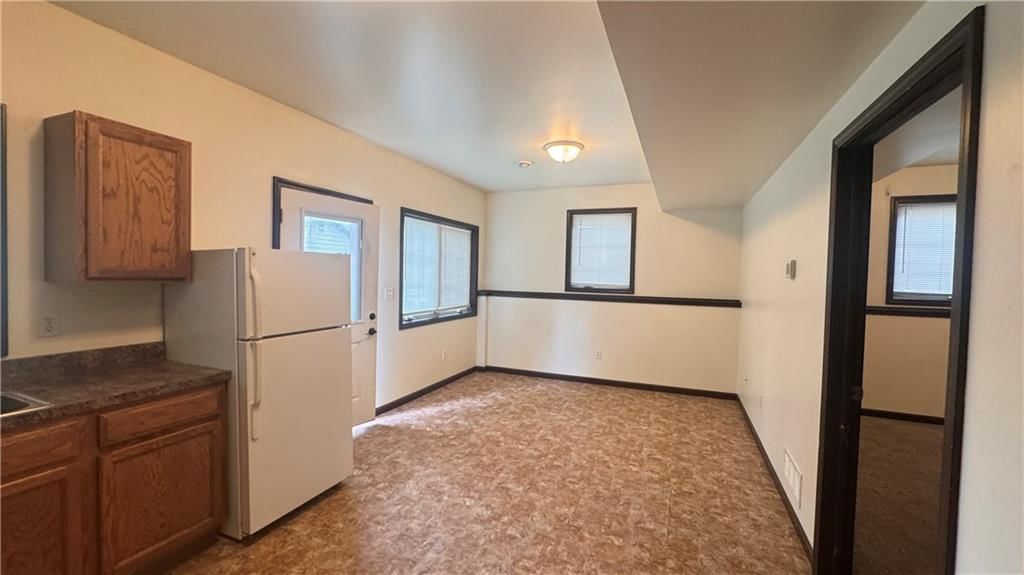 707 W Colorado Street — photo 10