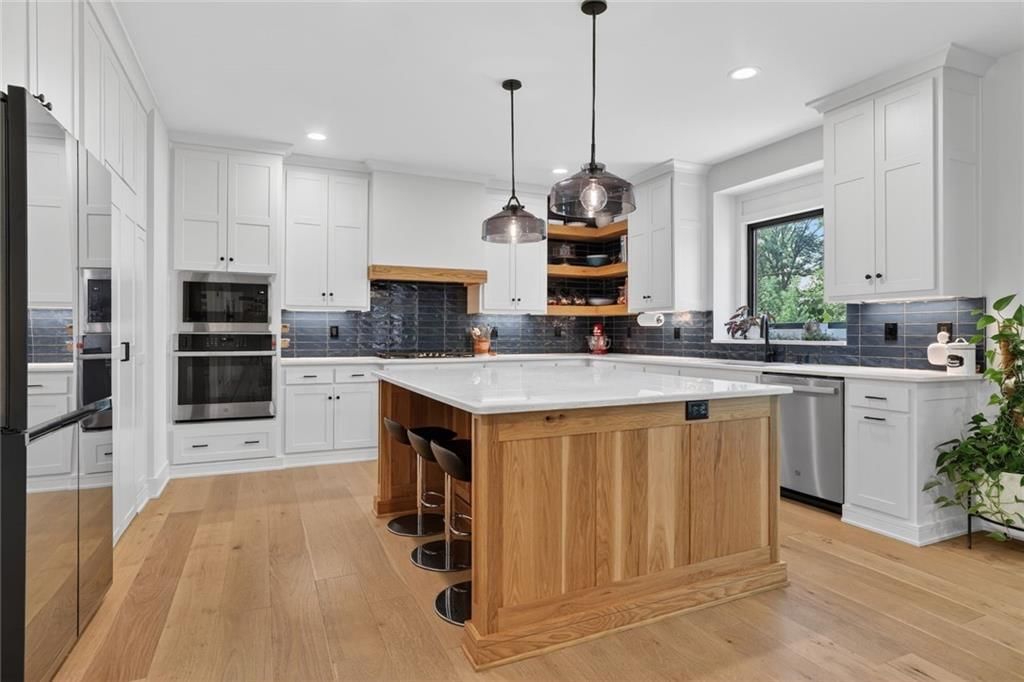 4416 W 77th Street — photo 5