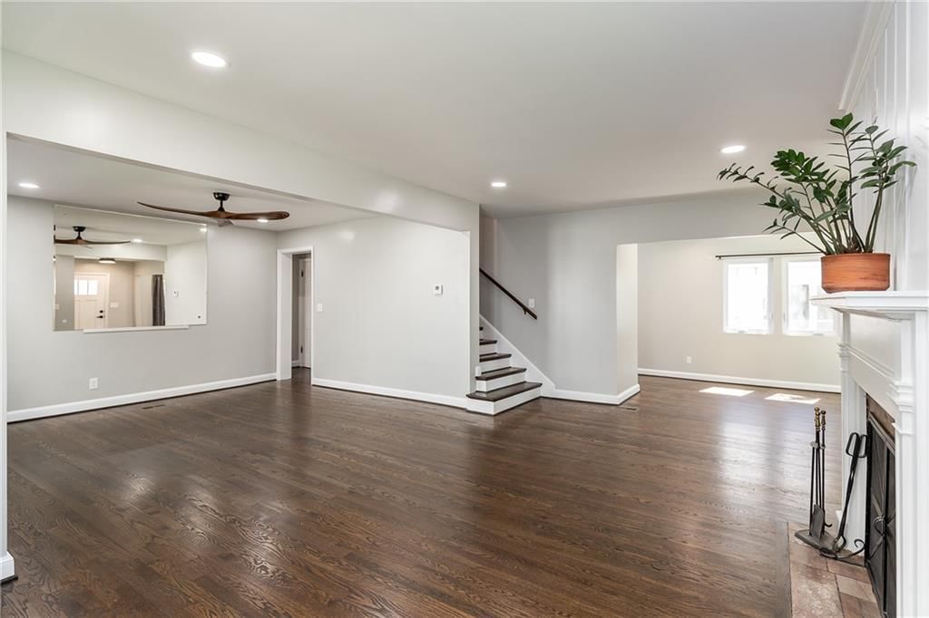 724 E 72nd Street — photo 3