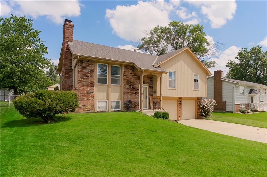 1420 W Spruce Street — photo 1