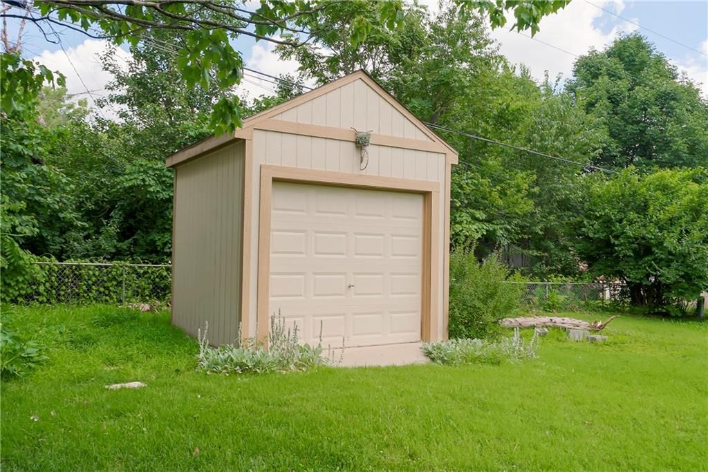 1420 W Spruce Street — photo 24