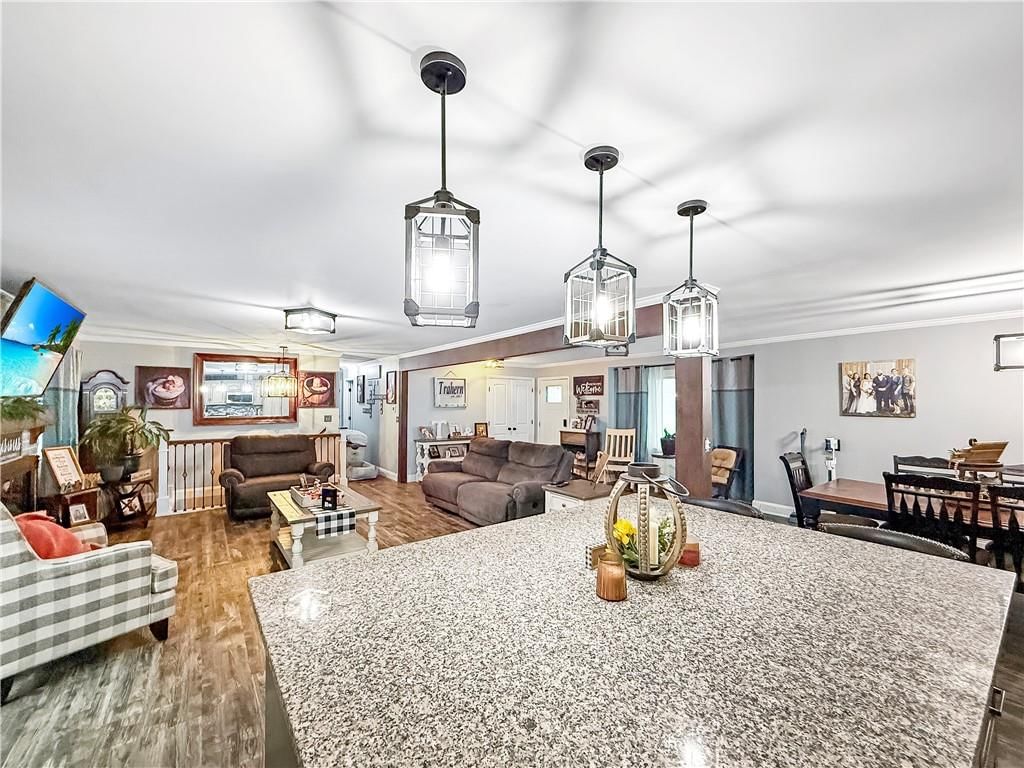 500 W 33rd Street — photo 10