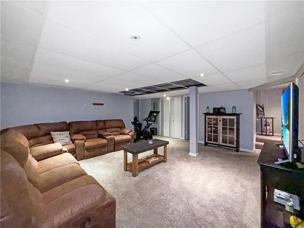 500 W 33rd Street — photo 15