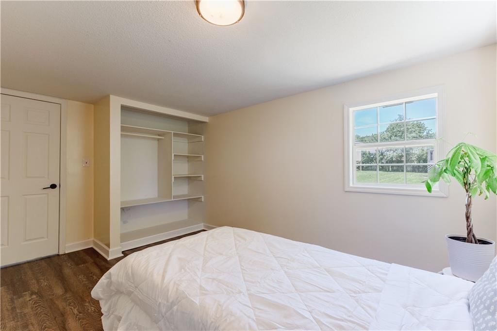 2900 Woodend Avenue — photo 13