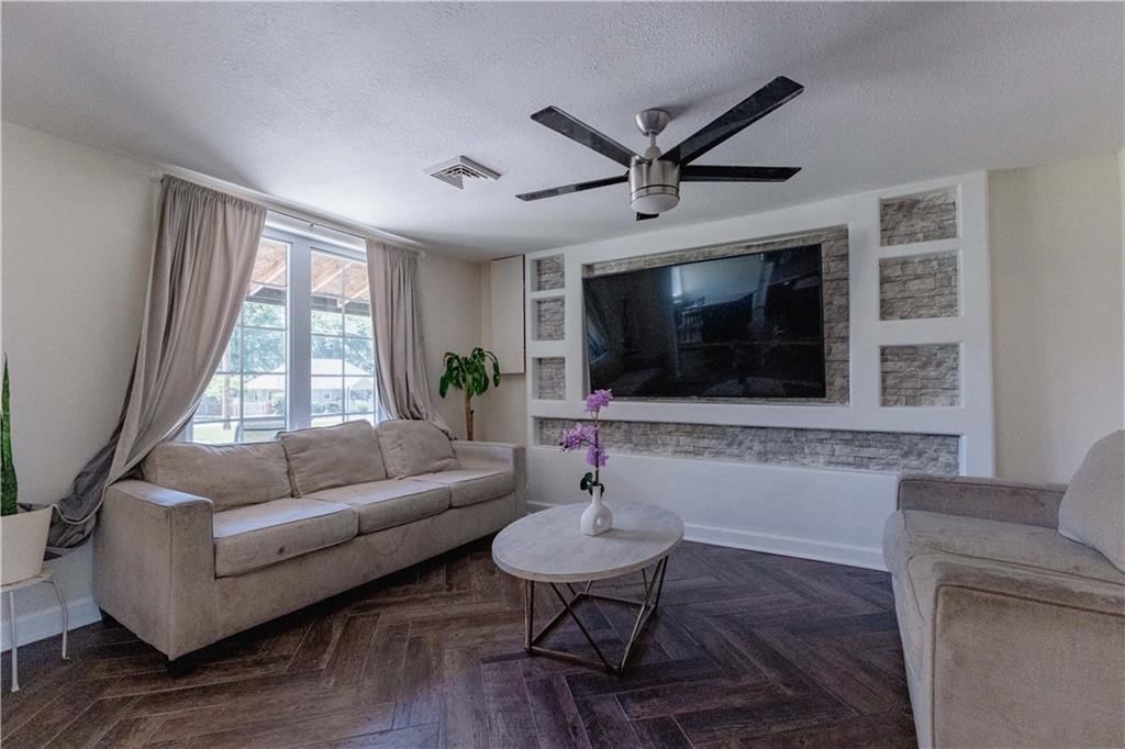2900 Woodend Avenue — photo 14