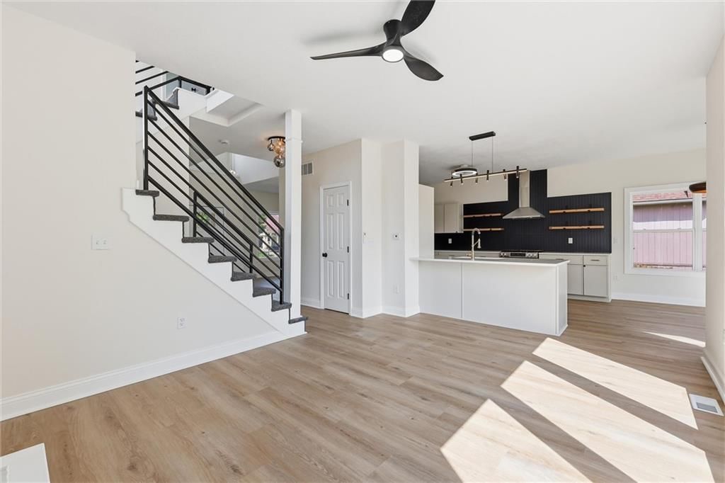 8547 N Robinhood Avenue — photo 4