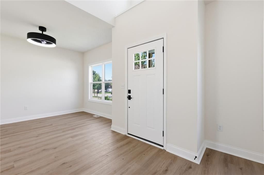 8547 N Robinhood Avenue — photo 9
