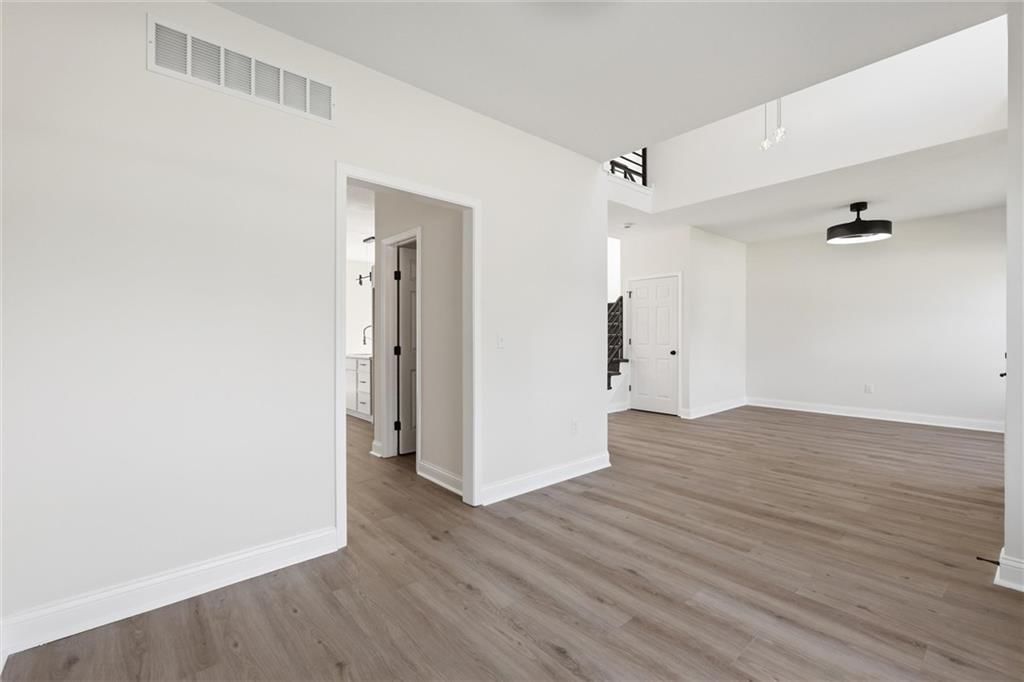 8547 N Robinhood Avenue — photo 13