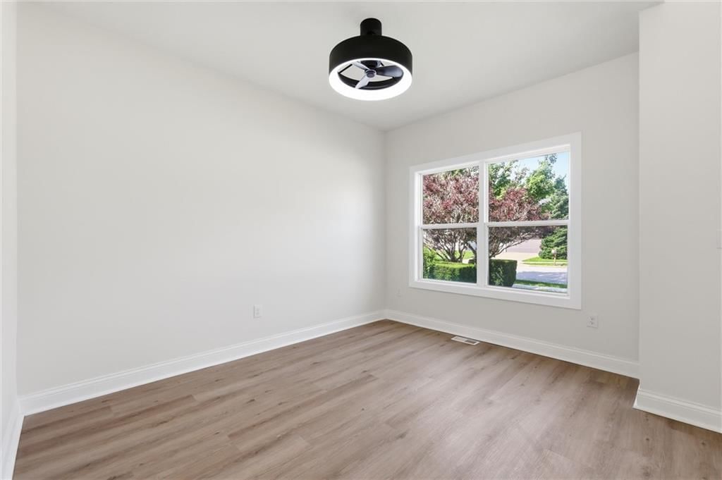 8547 N Robinhood Avenue — photo 14