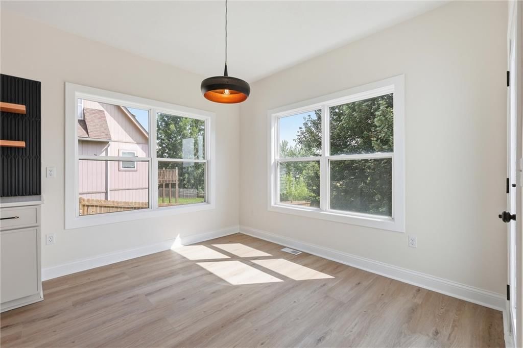 8547 N Robinhood Avenue — photo 23