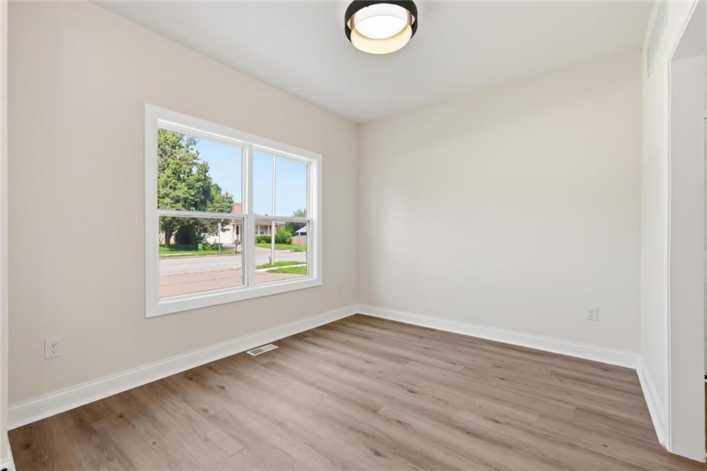 8547 N Robinhood Avenue — photo 24