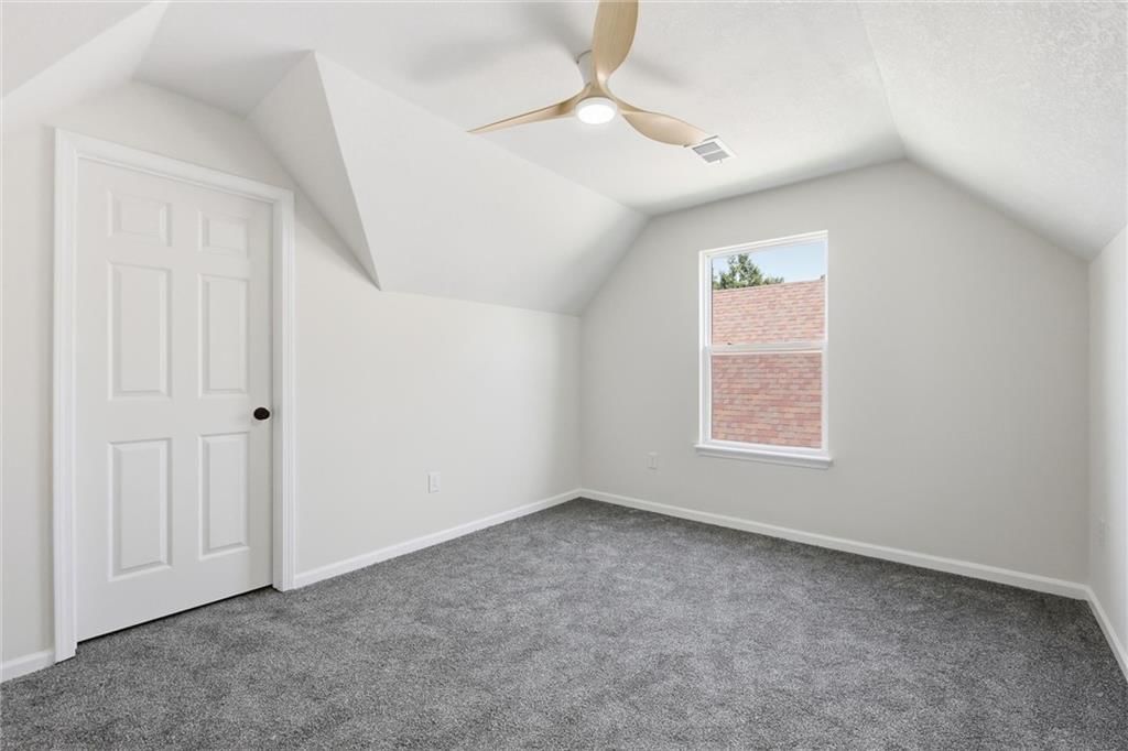 8547 N Robinhood Avenue — photo 31