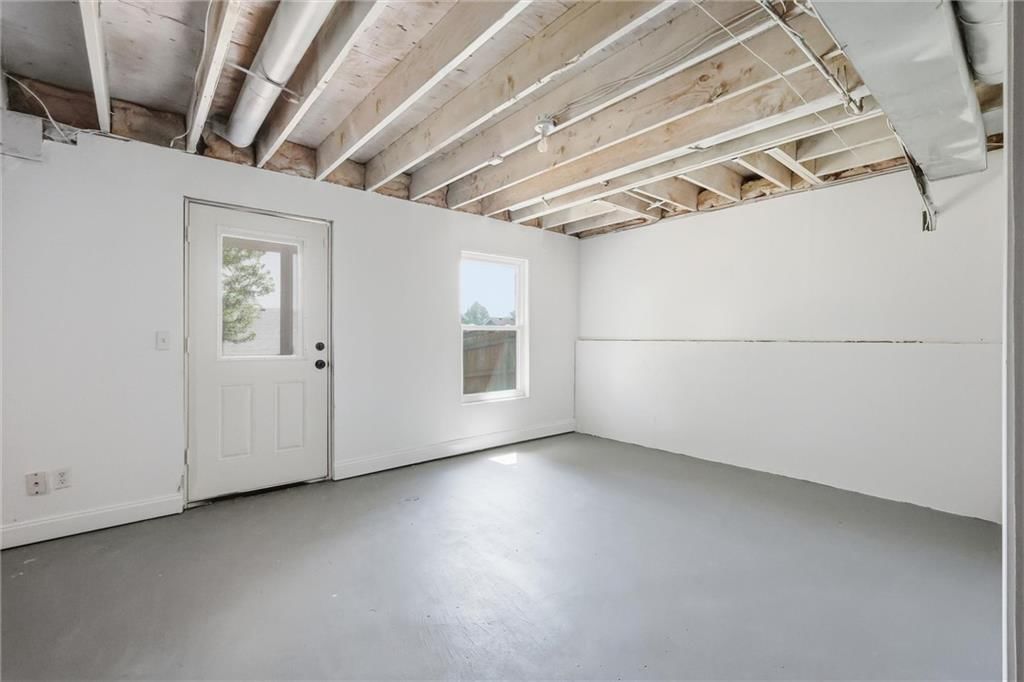 8547 N Robinhood Avenue — photo 34