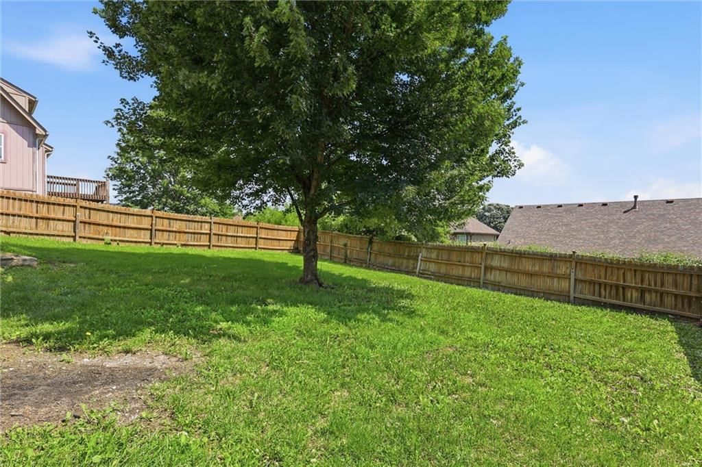 8547 N Robinhood Avenue — photo 42
