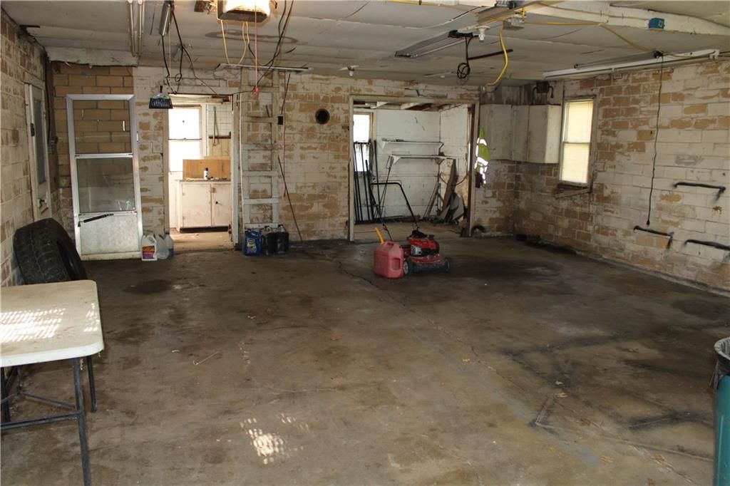 123 E Atkinson Avenue — photo 21