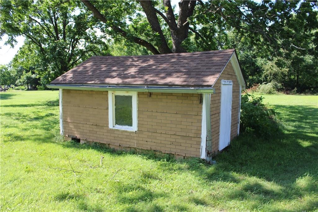 123 E Atkinson Avenue — photo 23