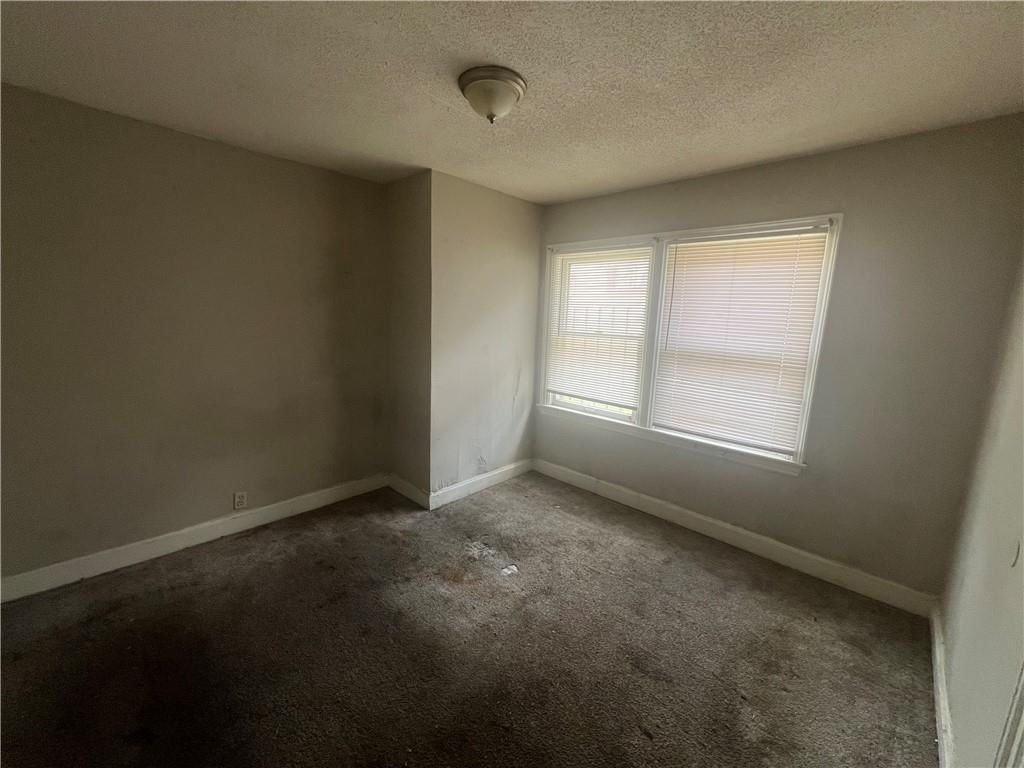 2217 E 67th Terrace — photo 9