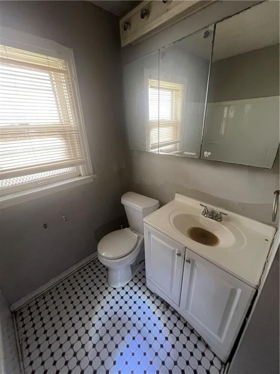2217 E 67th Terrace — photo 11
