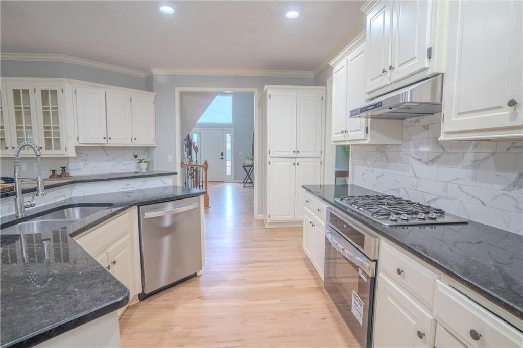 13918 Parkhill Street — photo 18