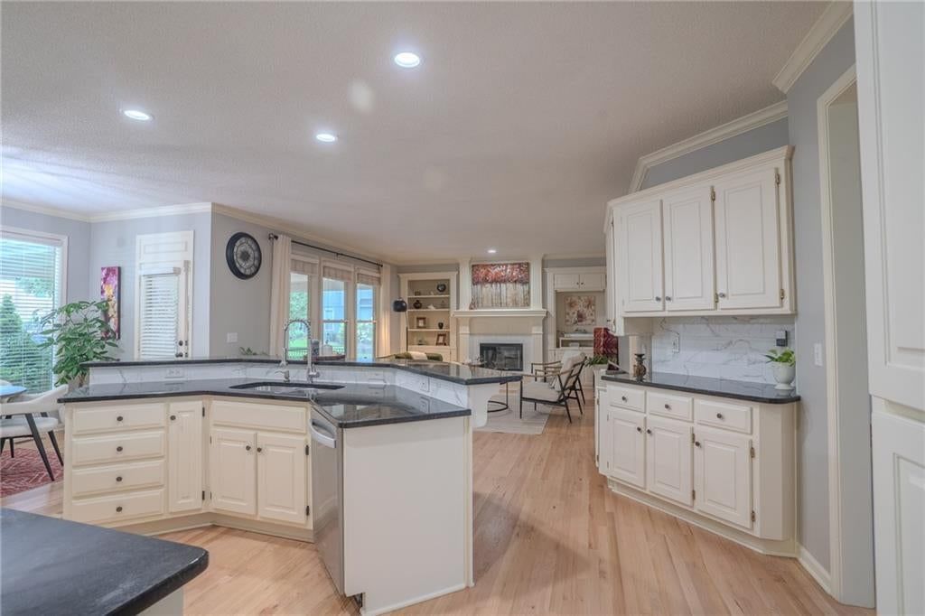 13918 Parkhill Street — photo 20
