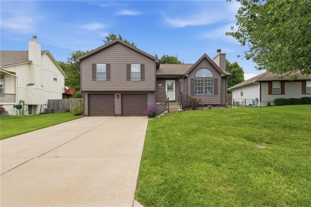 205 Apple Valley Parkway, Belton, MO