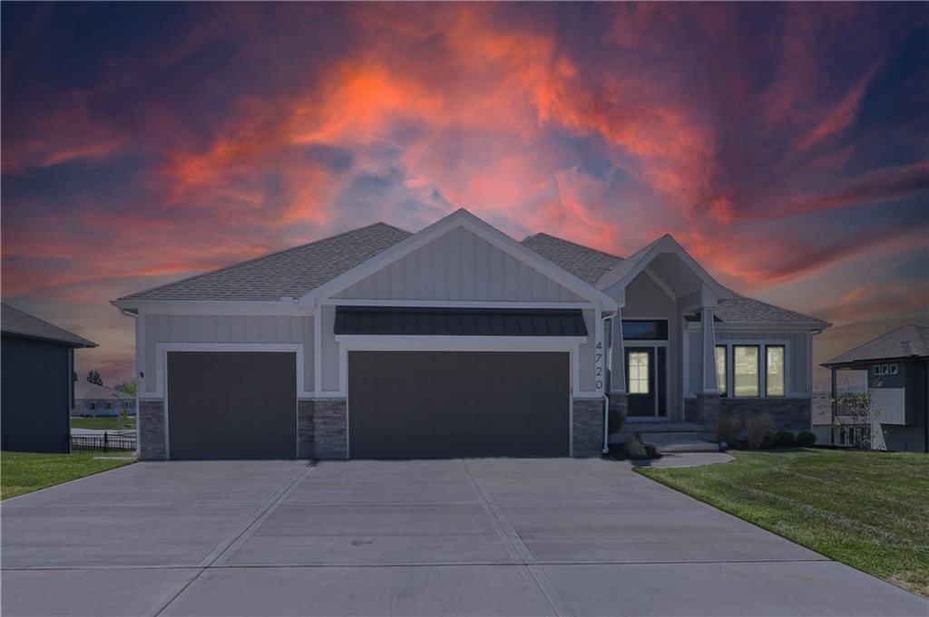 4720 NE Freehold Drive — photo 2