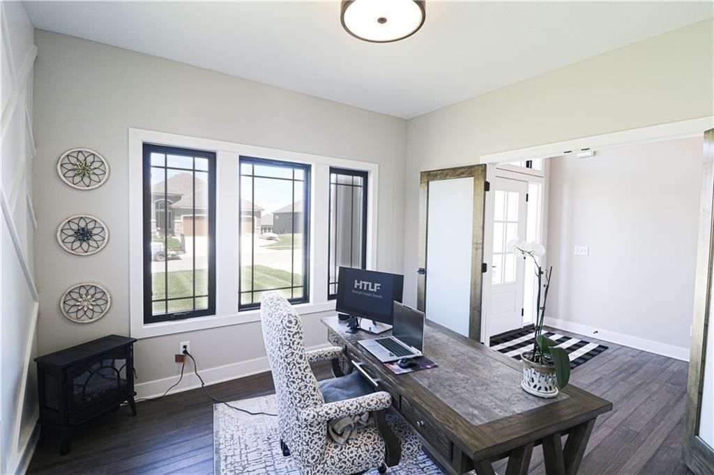 4720 NE Freehold Drive — photo 11