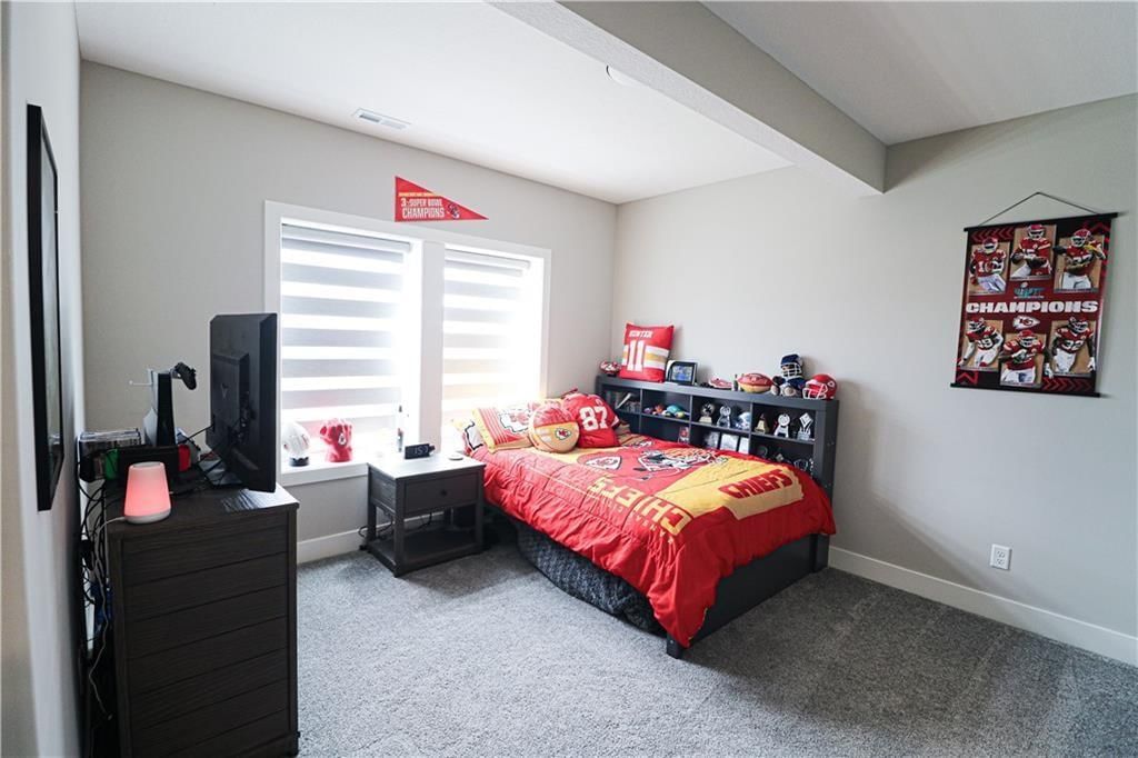 4720 NE Freehold Drive — photo 20