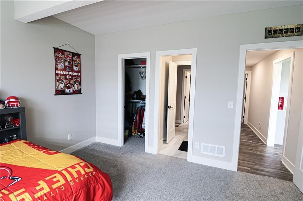4720 NE Freehold Drive — photo 21