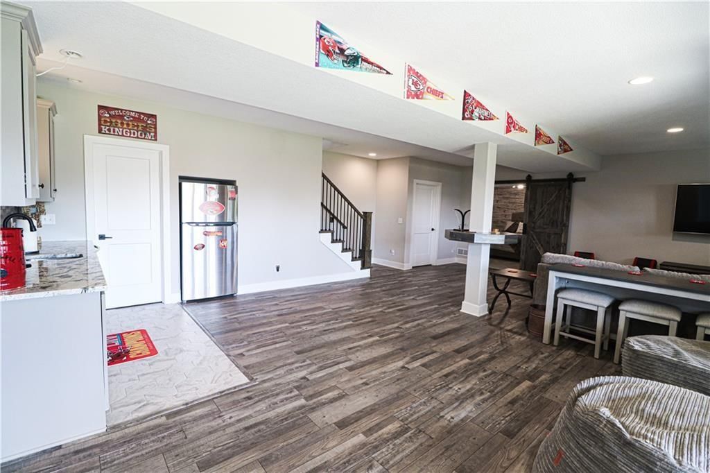 4720 NE Freehold Drive — photo 28