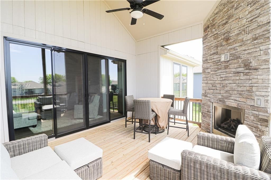 4720 NE Freehold Drive — photo 33