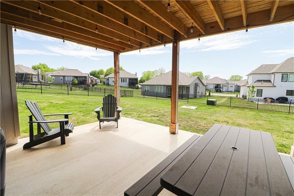 4720 NE Freehold Drive — photo 34