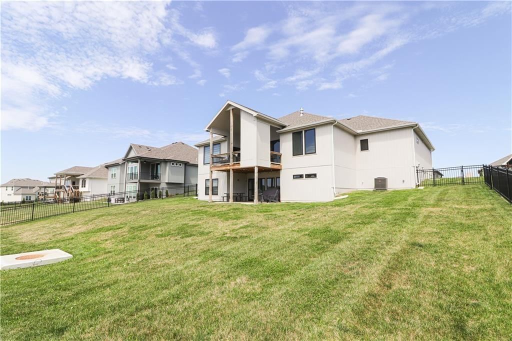 4720 NE Freehold Drive — photo 36