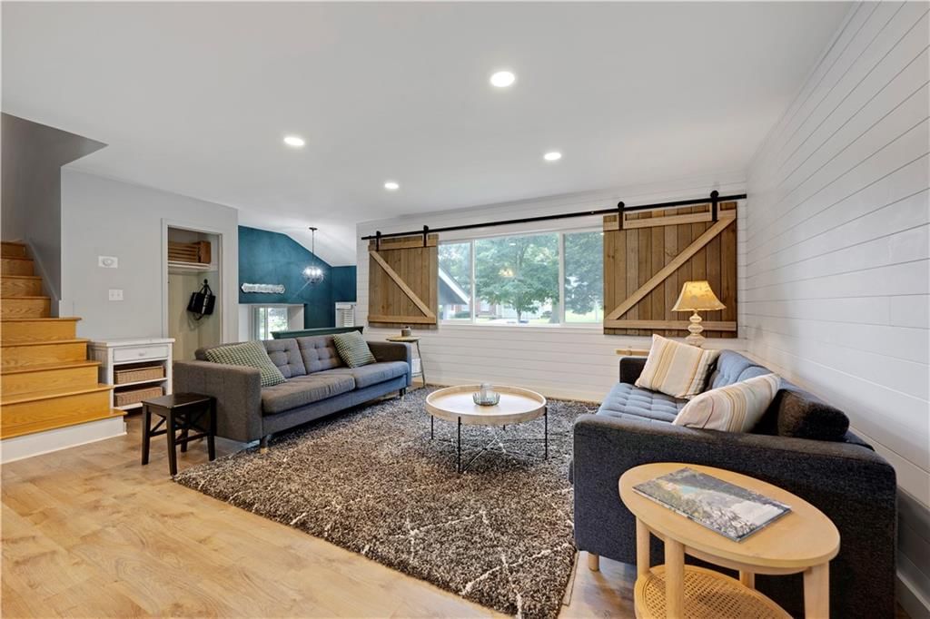 8929 Grandview Drive — photo 5