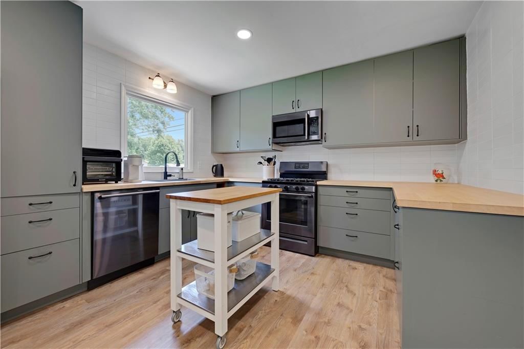 8929 Grandview Drive — photo 11