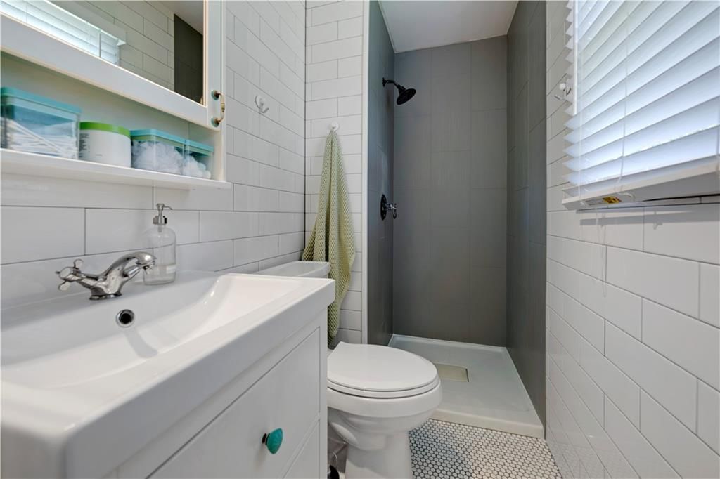 8929 Grandview Drive — photo 25