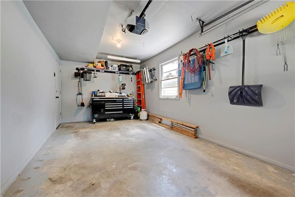 8929 Grandview Drive — photo 30