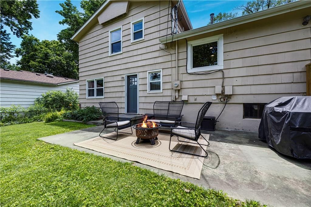 8929 Grandview Drive — photo 32