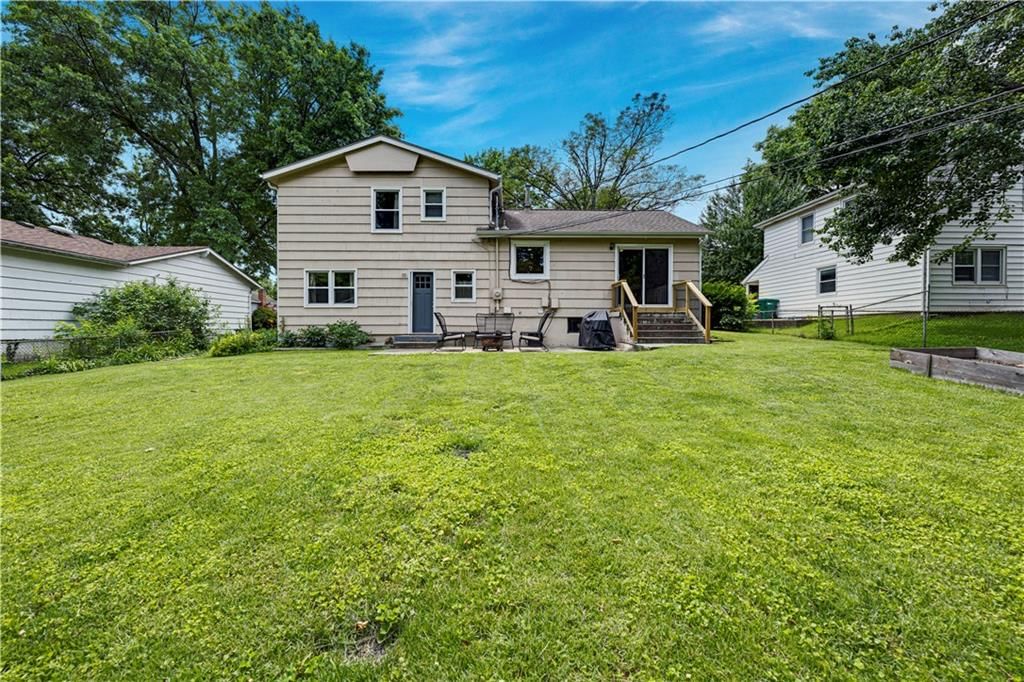 8929 Grandview Drive — photo 34