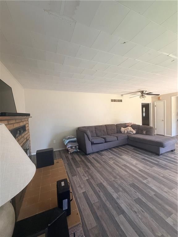 502 N Wooden Avenue — photo 8