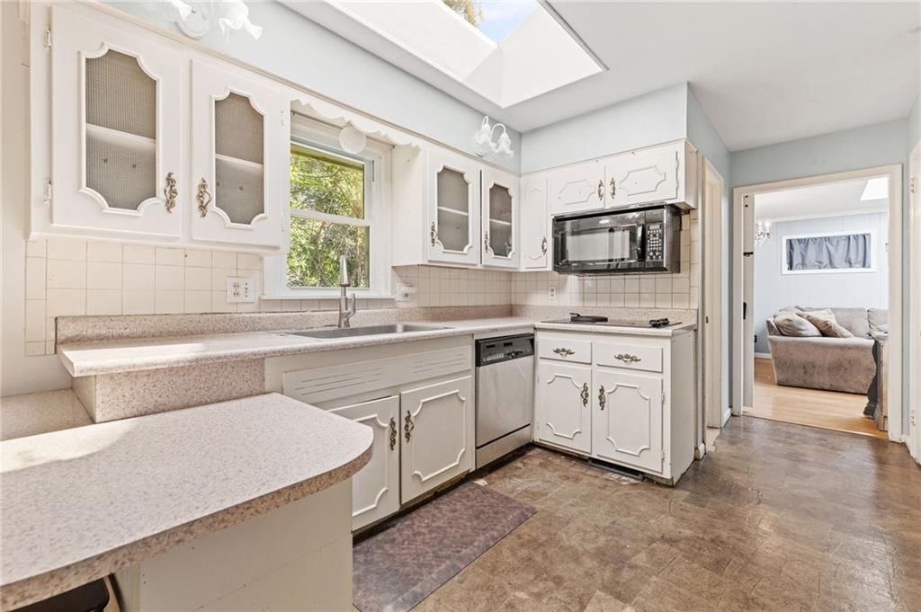 8712 WAVERLY Avenue — photo 11