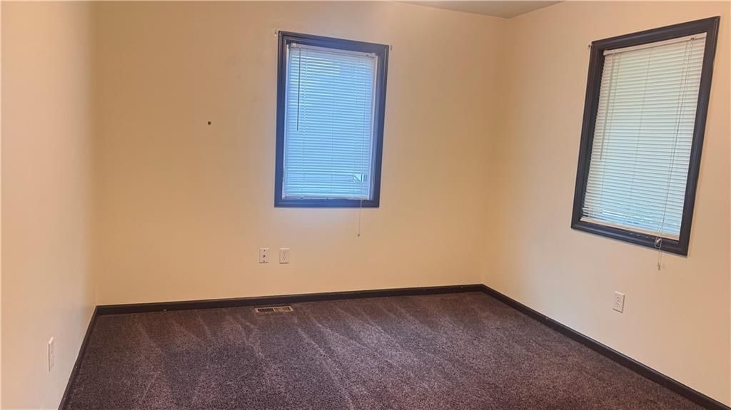 506 N Prairie Street — photo 8